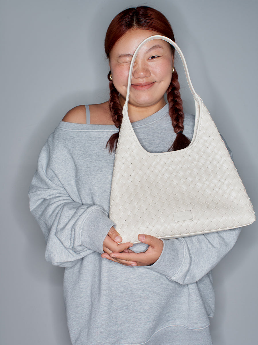 Lazy design woven bag tote bag