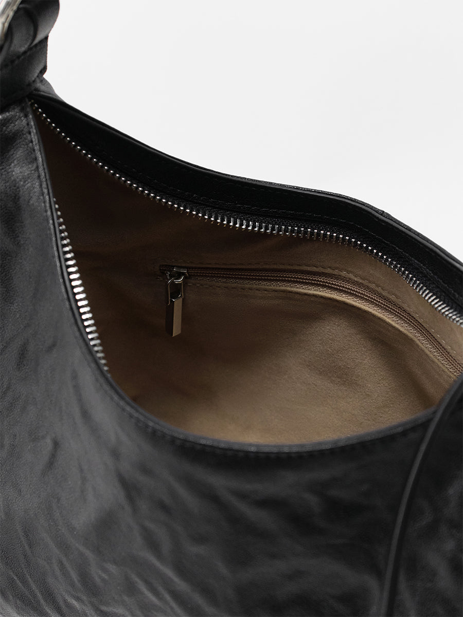 Relaxed hobo armpit bag