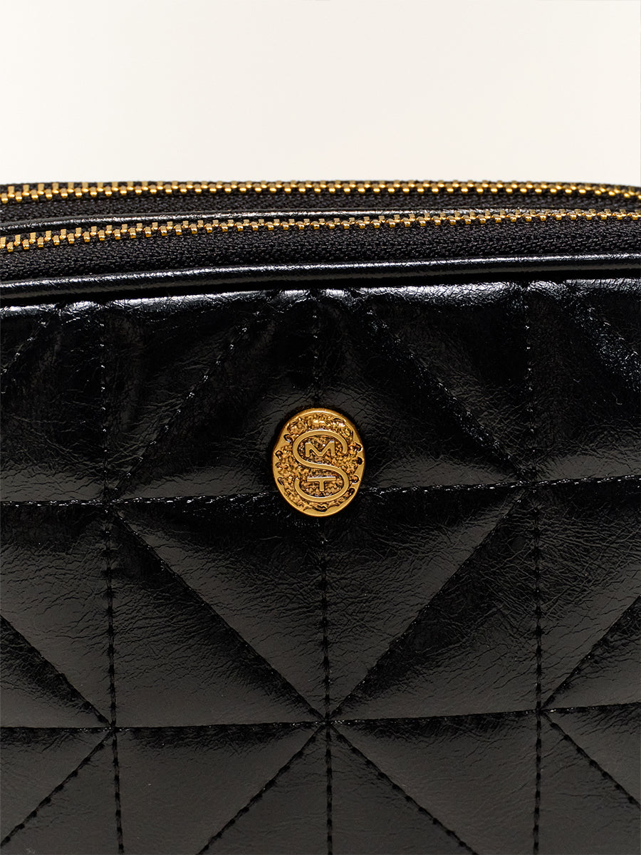 Envelope-shaped chain bag crossbody bag