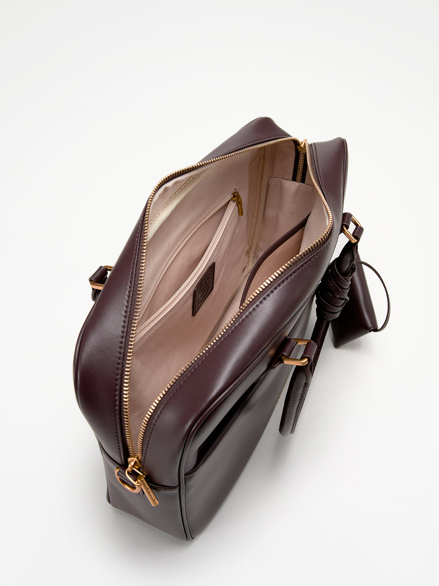 Premium sense large capacity commuting tote bag