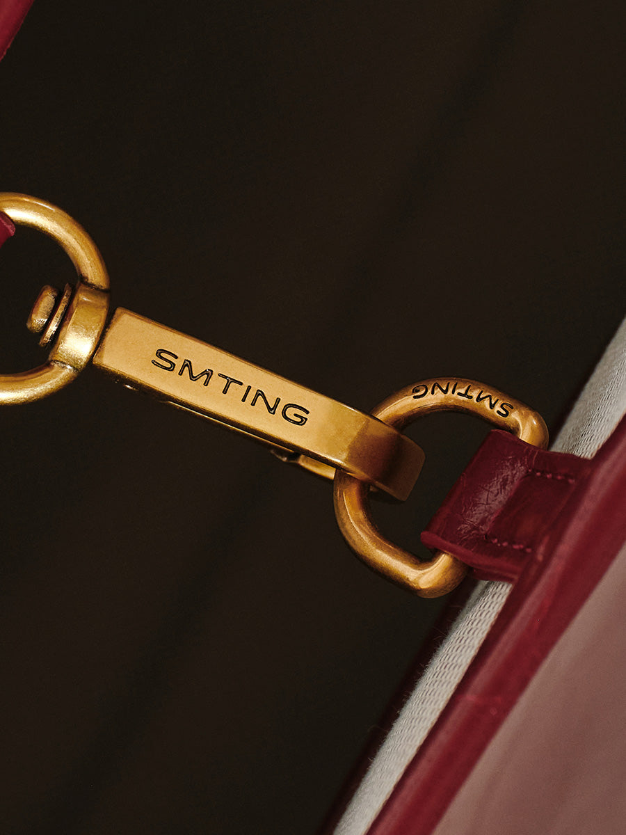 Casual simple and elegant tote bag