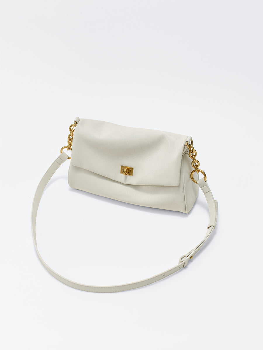 Classic flap messenger bag