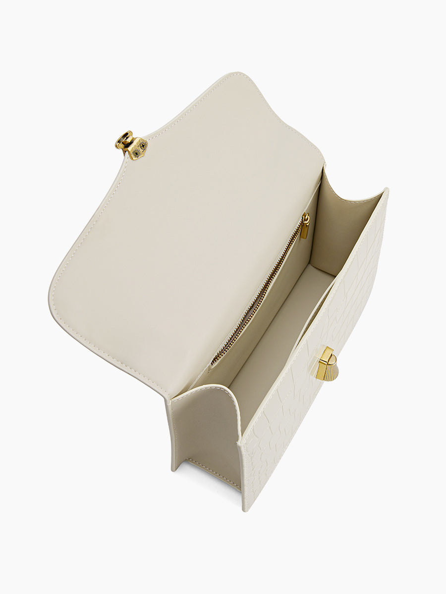 Minimalist textured chain bag