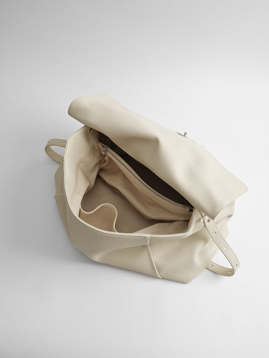 Large-capacity commuter hobo bag
