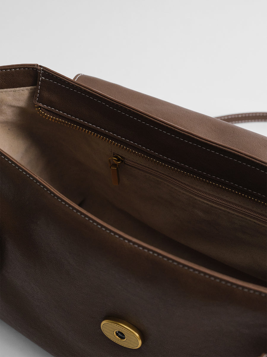Luxury lightweight tote bag with premium feel