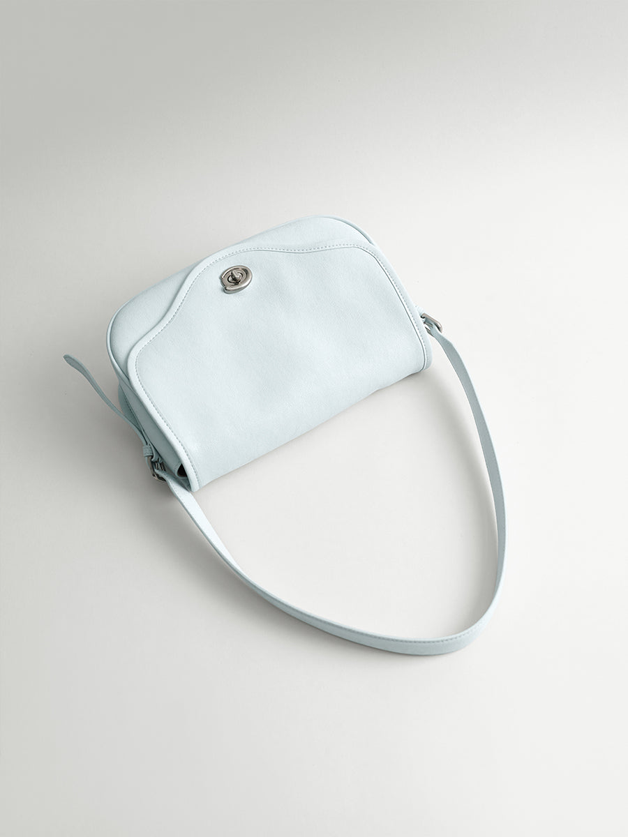 Luxurious lightweight shoulder bag with premium feel