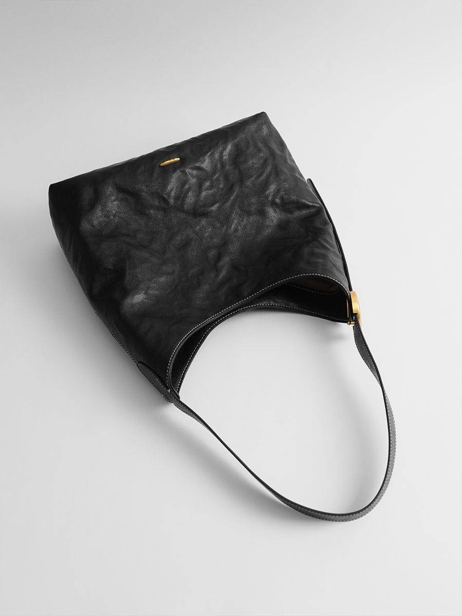 Sartorial tote bag with a niche design