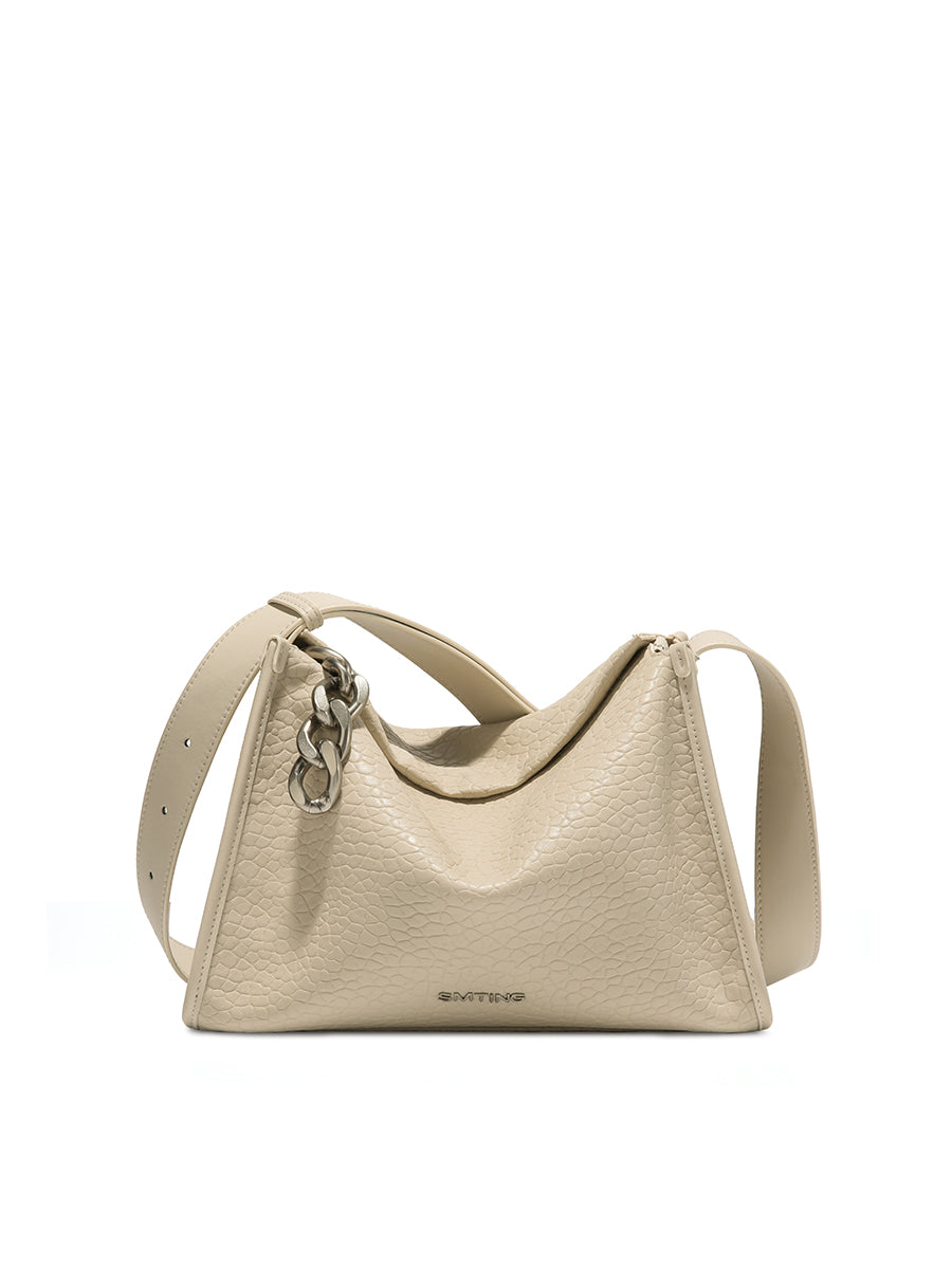 Generous and casual chic boston bag