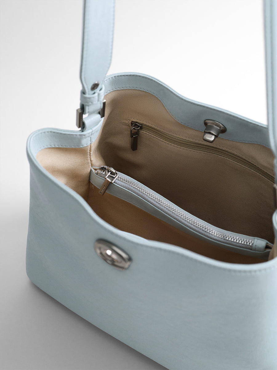 Minimalist, versatile bucket bag