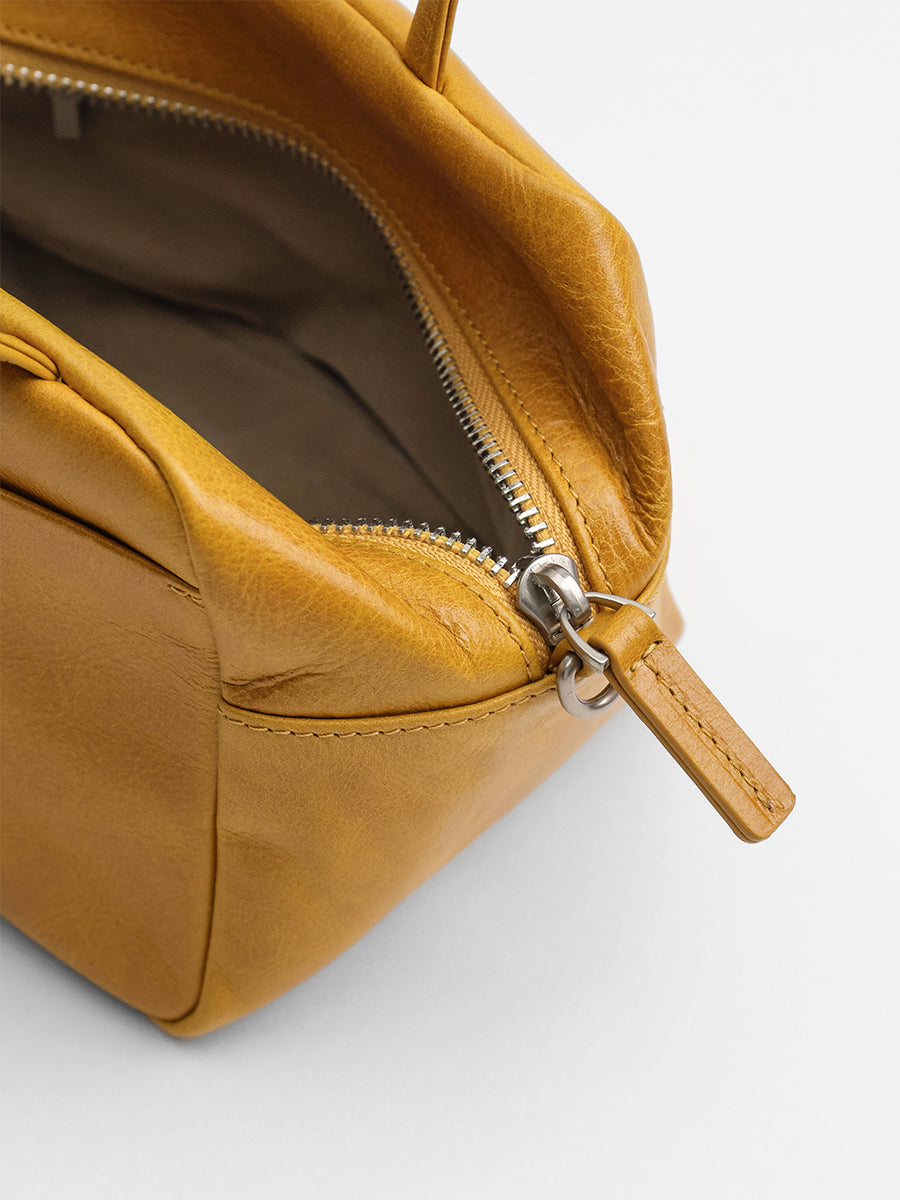 Head-layer cowhide box bag