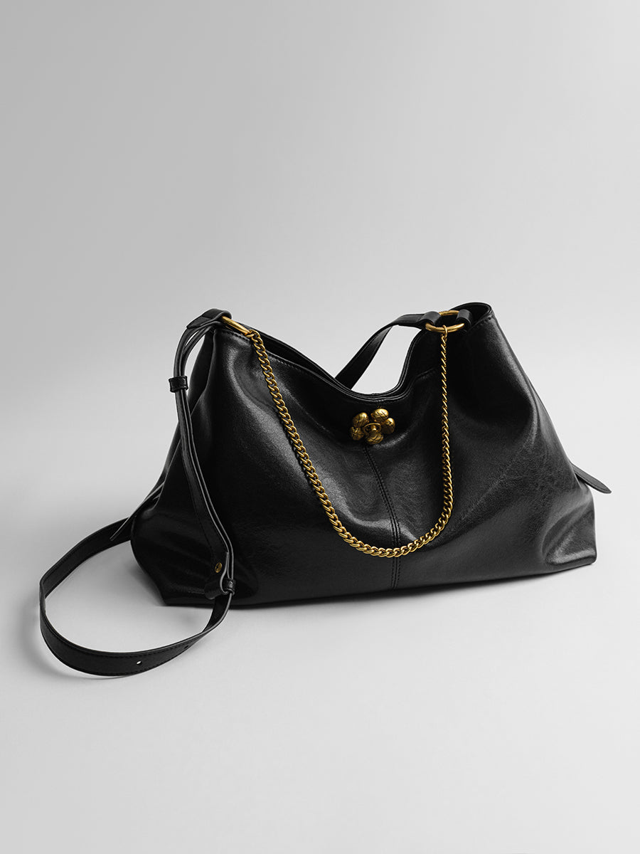 Large-capacity commuter tote bag