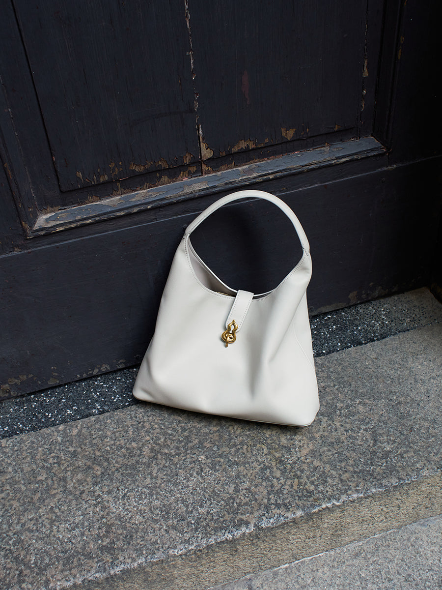 Flower Girl-Underarm Tote Bag