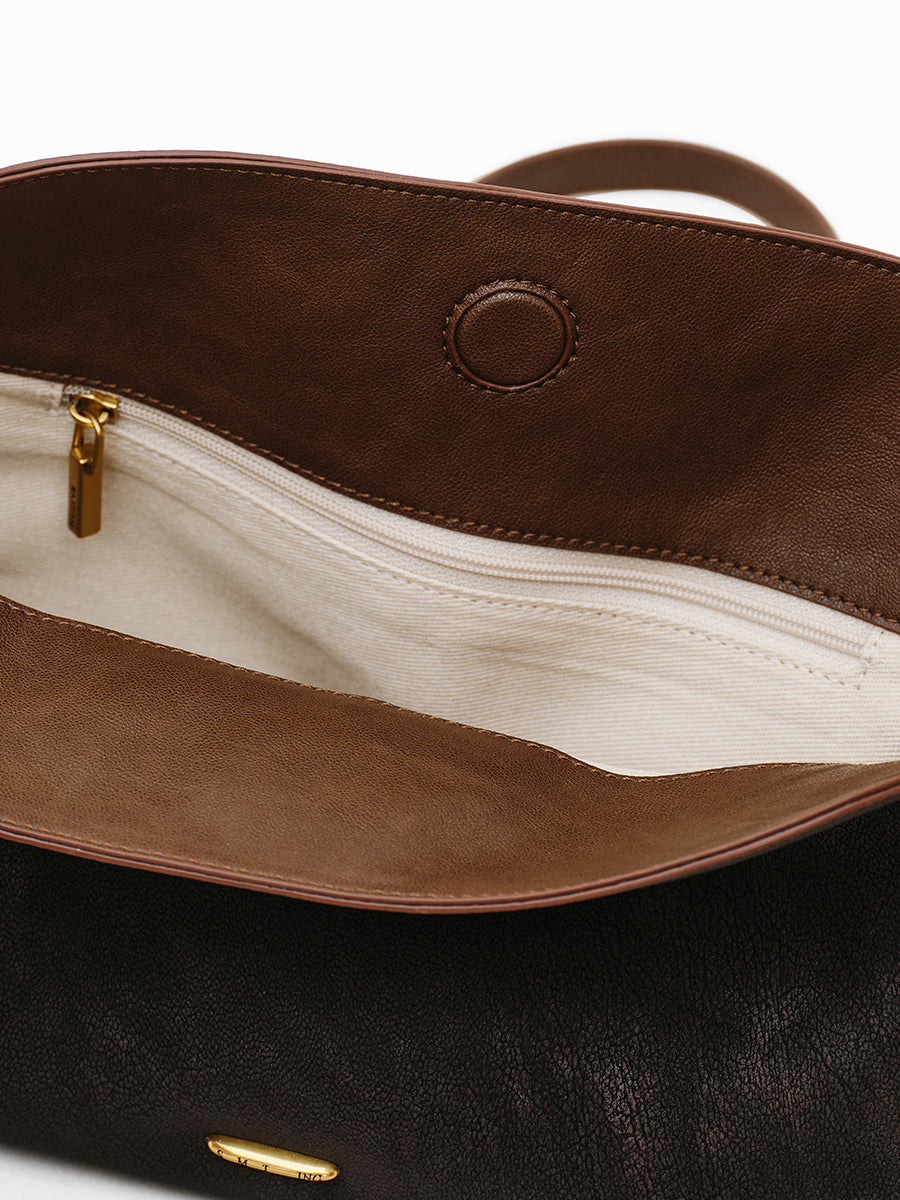 Fashionable stable and high-end pillow bag