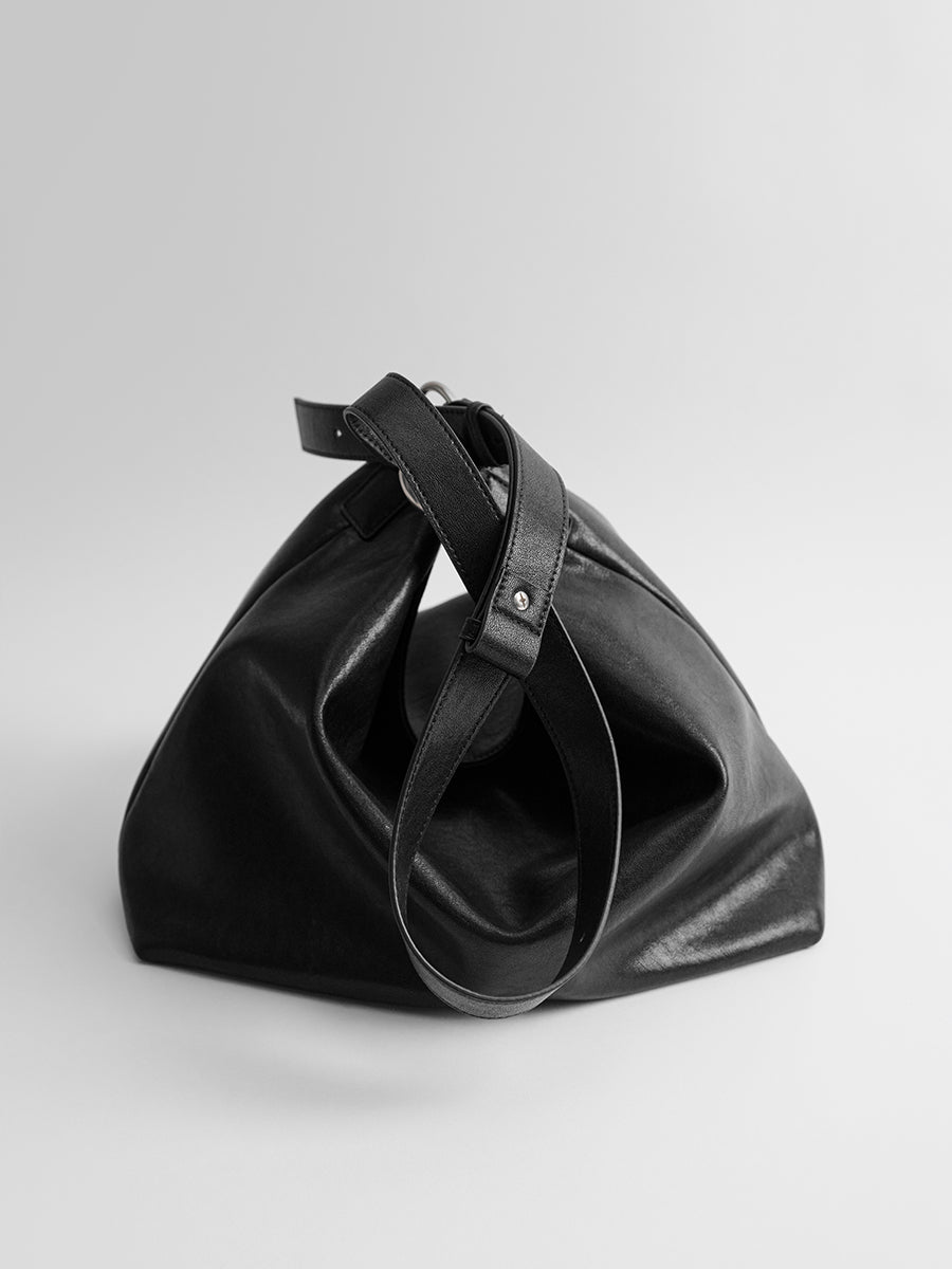 Large-capacity tote bag