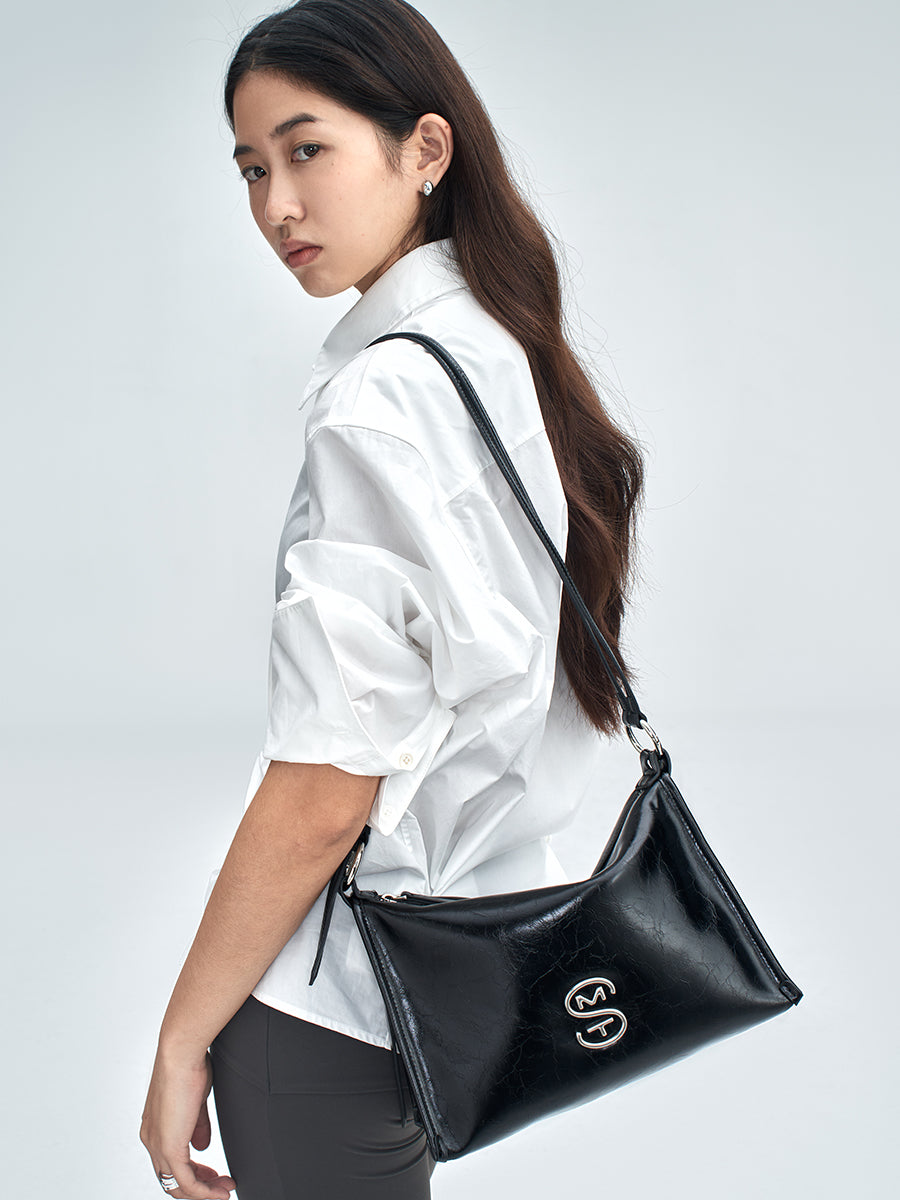 Classic and futuristic combination underarm bag