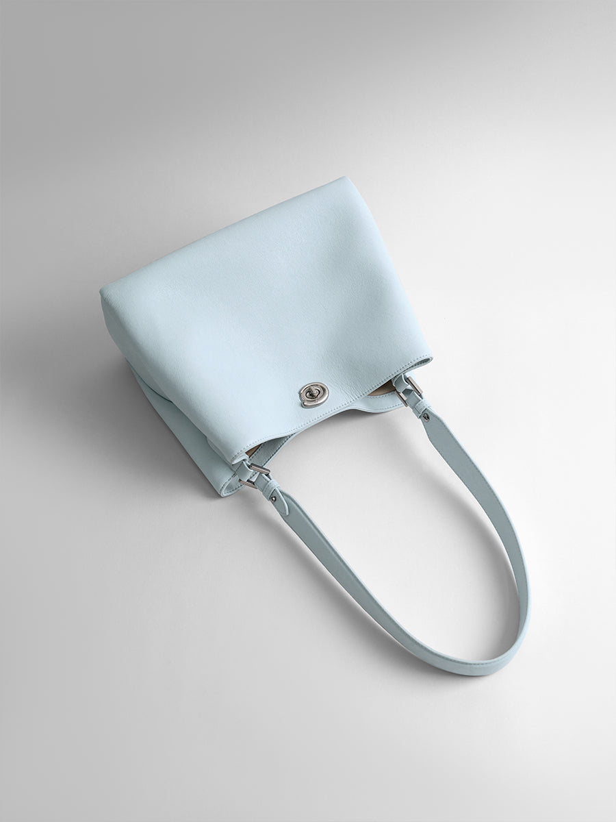 Minimalist, versatile bucket bag