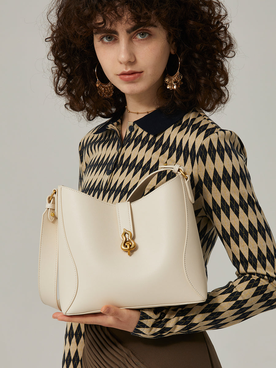 Large-capacity bucket bag for daily commuting