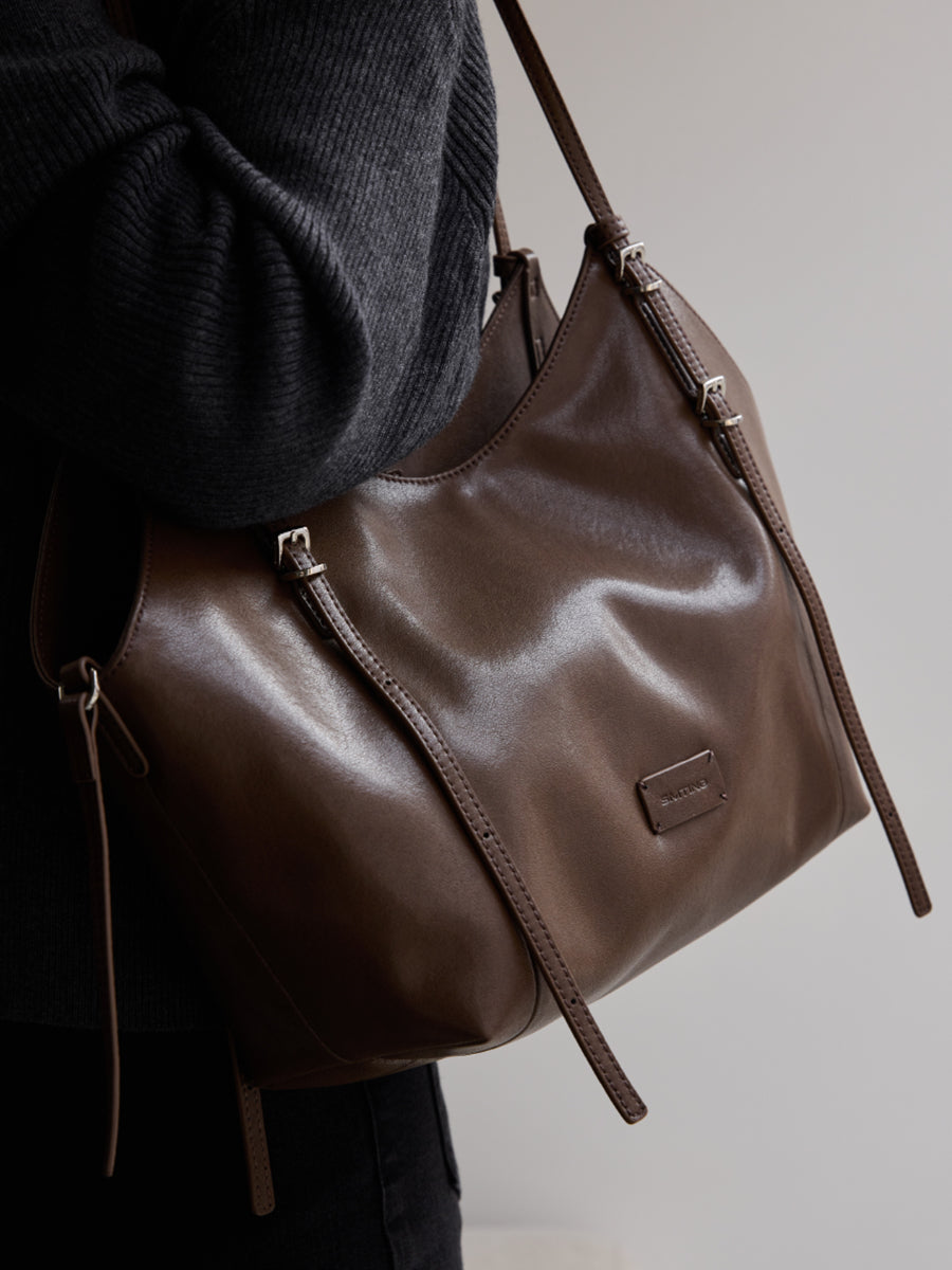 Beautiful practical large-capacity cowhide single-shoulder bag