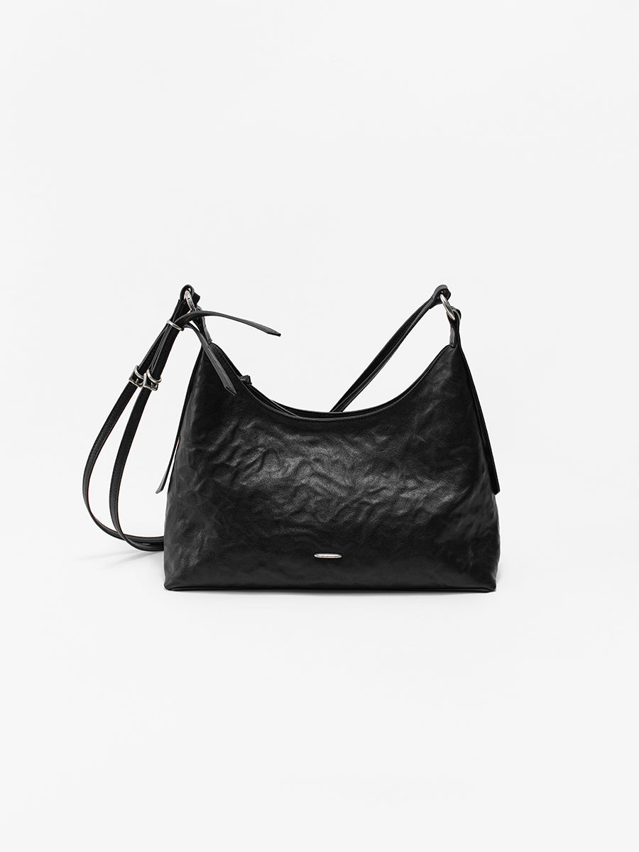 Relaxed hobo armpit bag