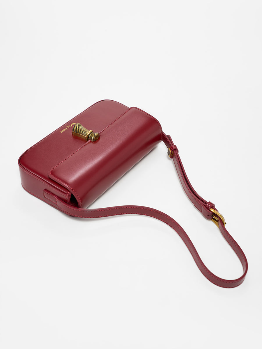 First Look-Underarm Square Bag