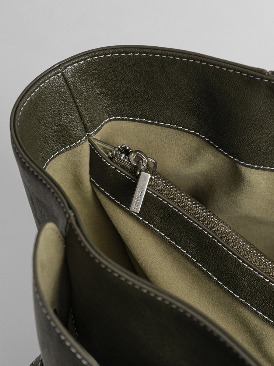 Large-capacity tote bag