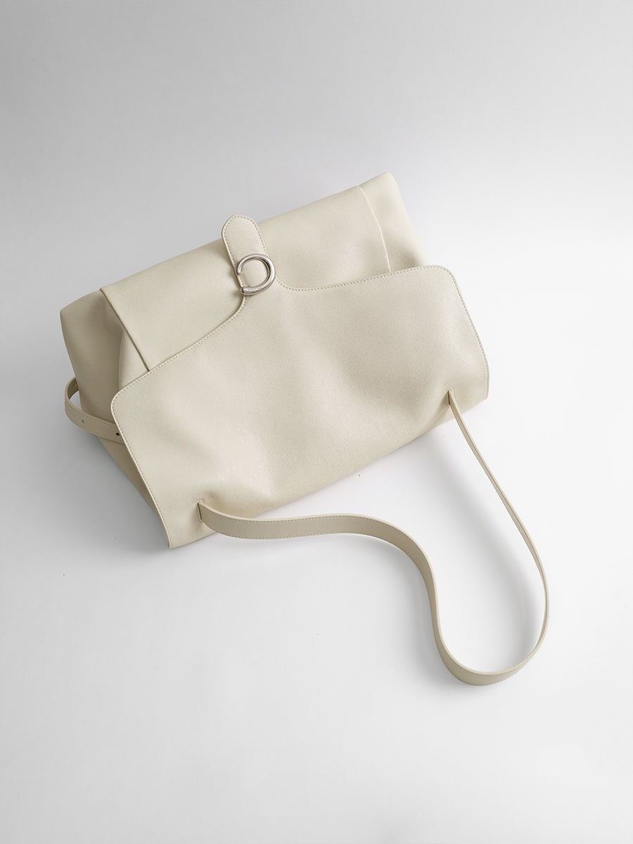 Large-capacity commuter hobo bag