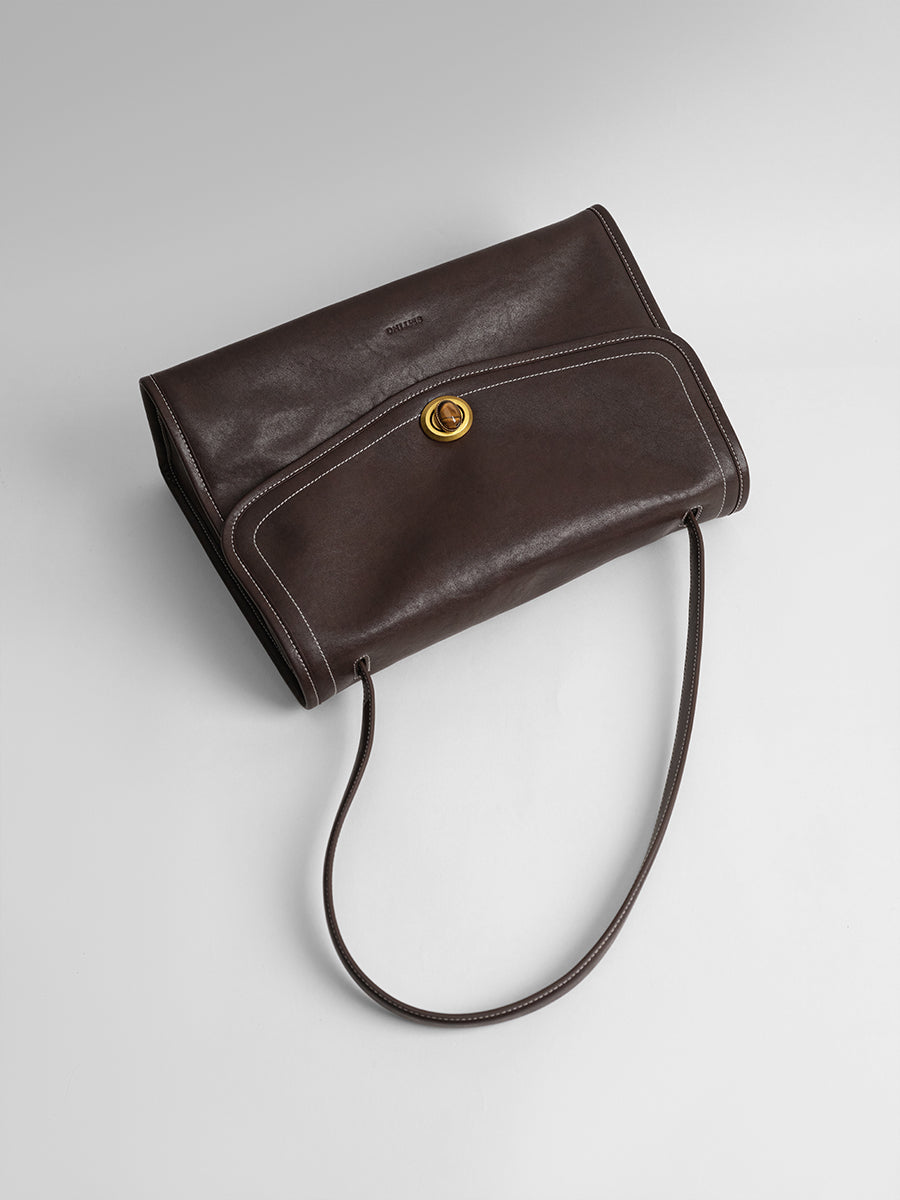 Daily commuting messenger bag