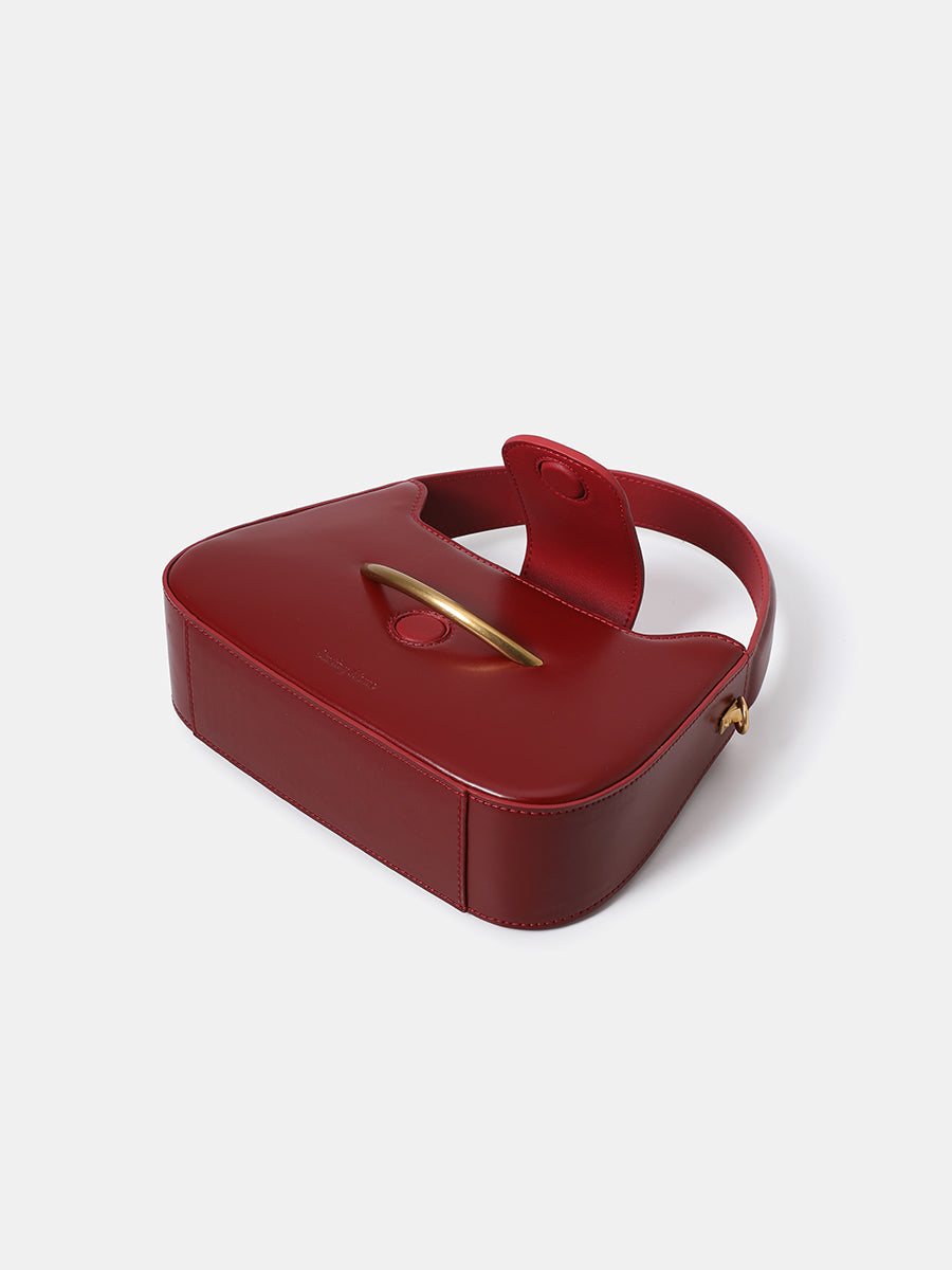 Elegant and fashionable mini handbag