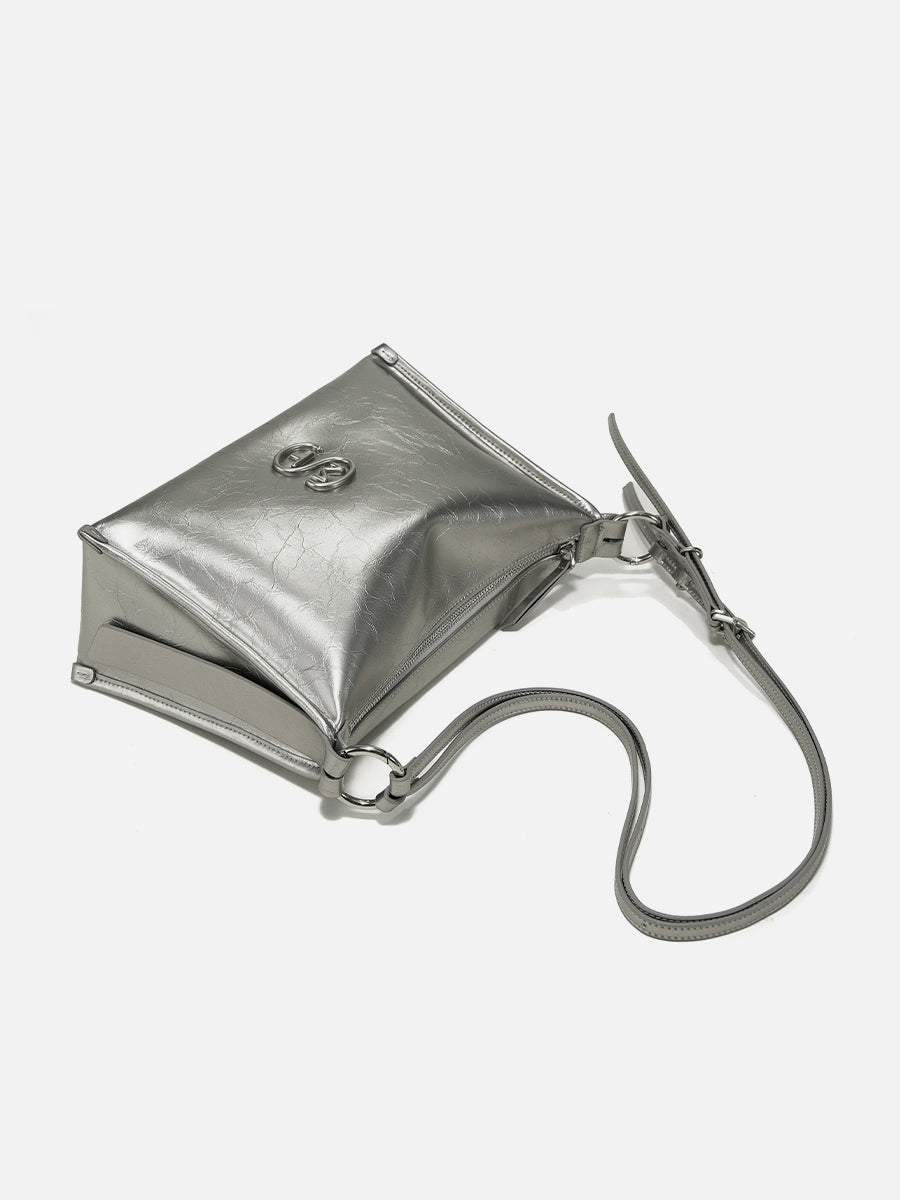 Classic and futuristic combination underarm bag