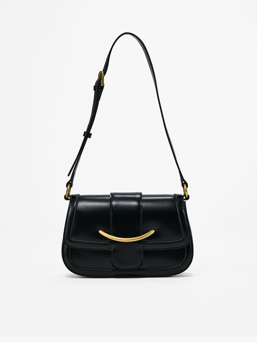 Wavy and fashionable saddle bag