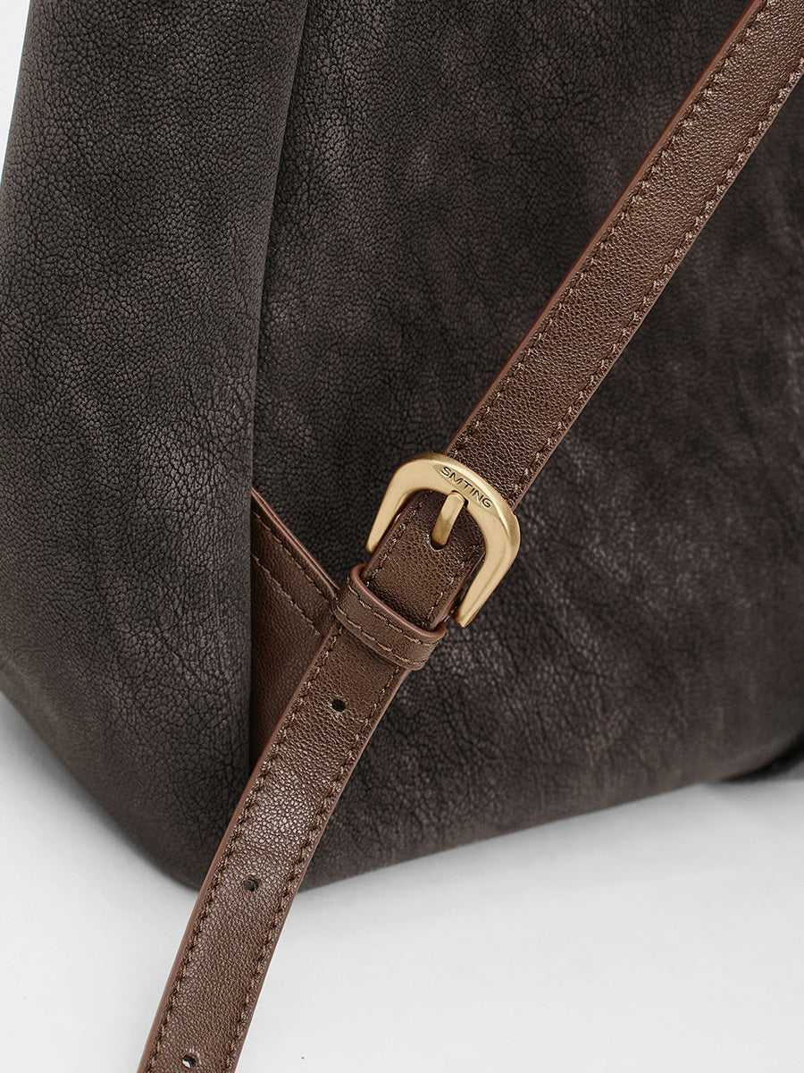 Minimalist retro large capacity backpack