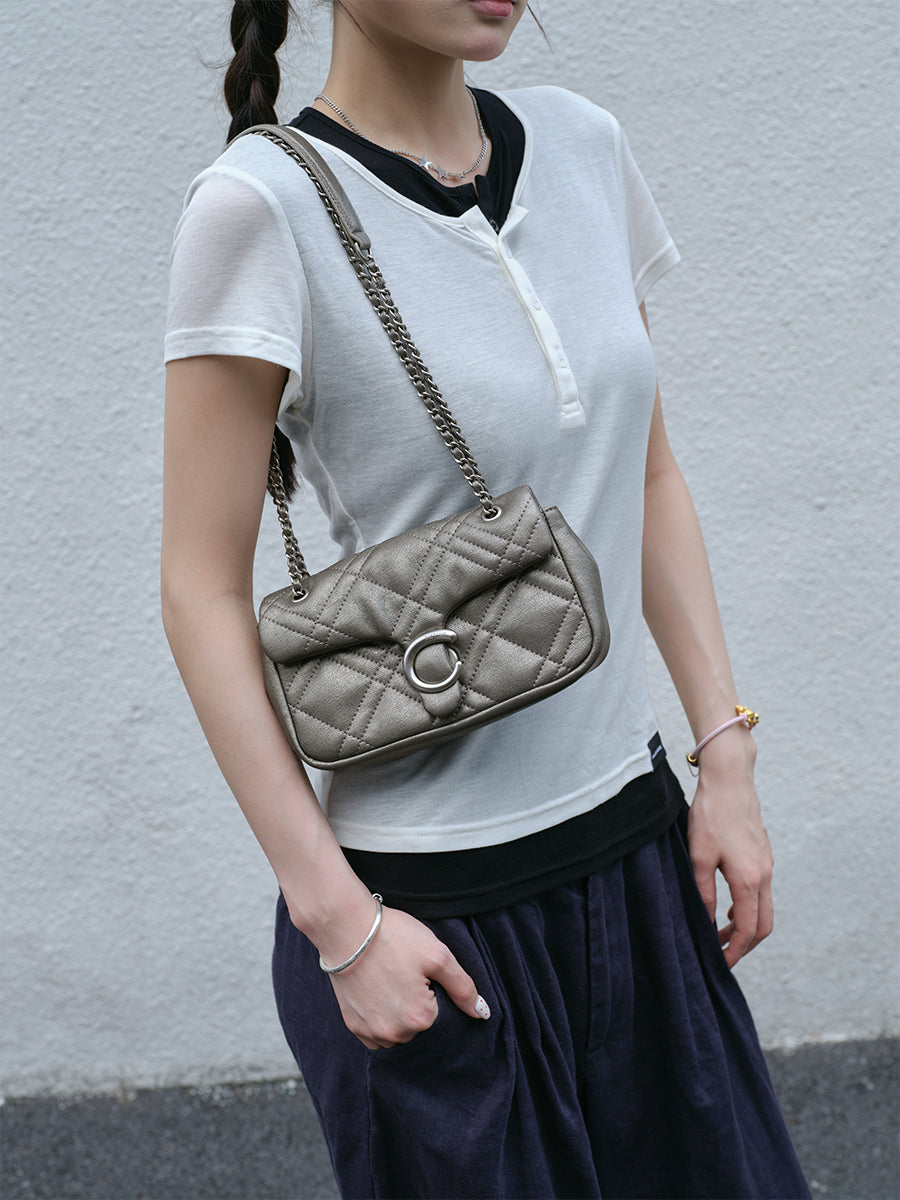 Quilted chain bag