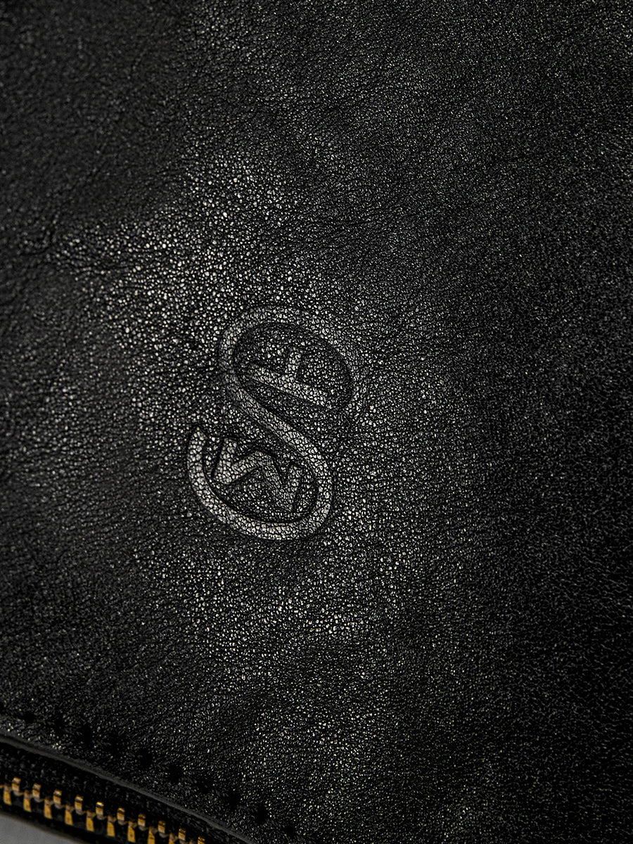 Versatile textured oversized tote bag