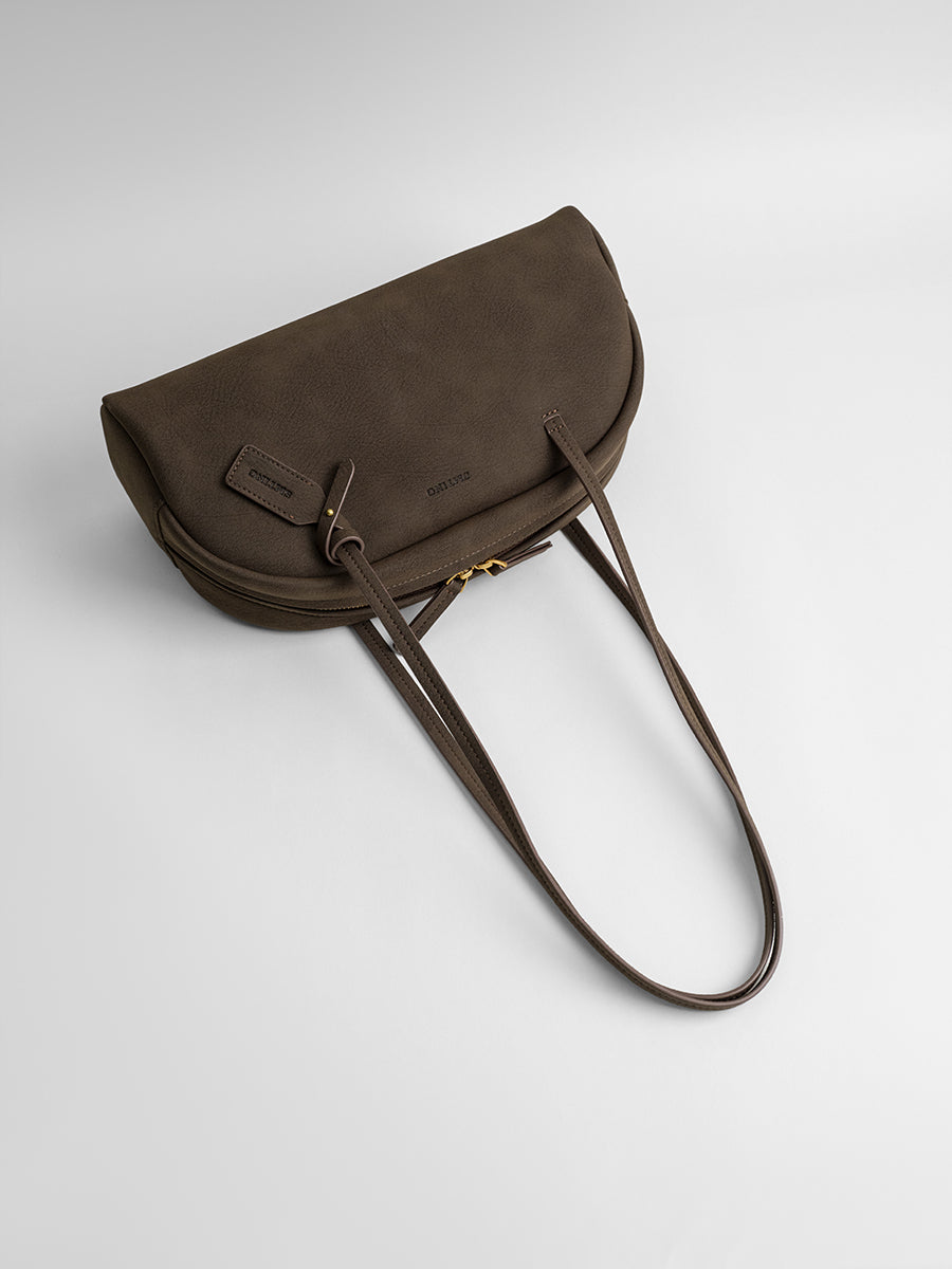Baguette underarm wrap