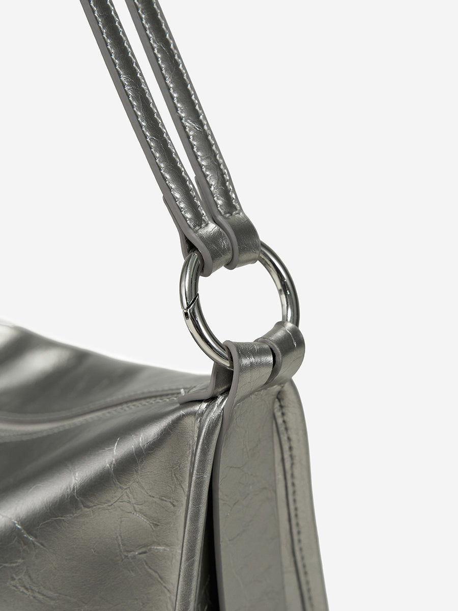 Classic and futuristic combination underarm bag