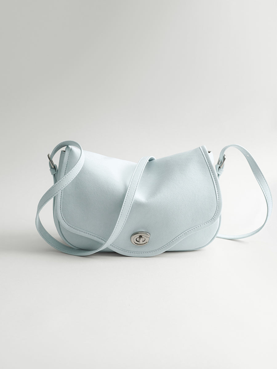 Luxurious lightweight shoulder bag with premium feel