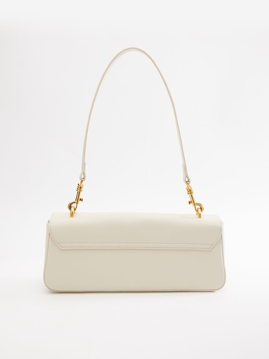 Classic and retro underarm bag baguette bag