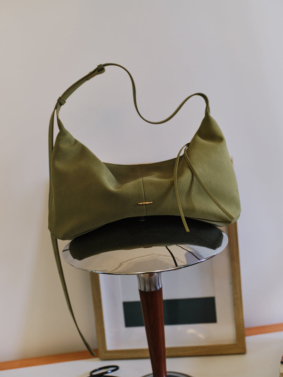 Daily commuting hobo bag