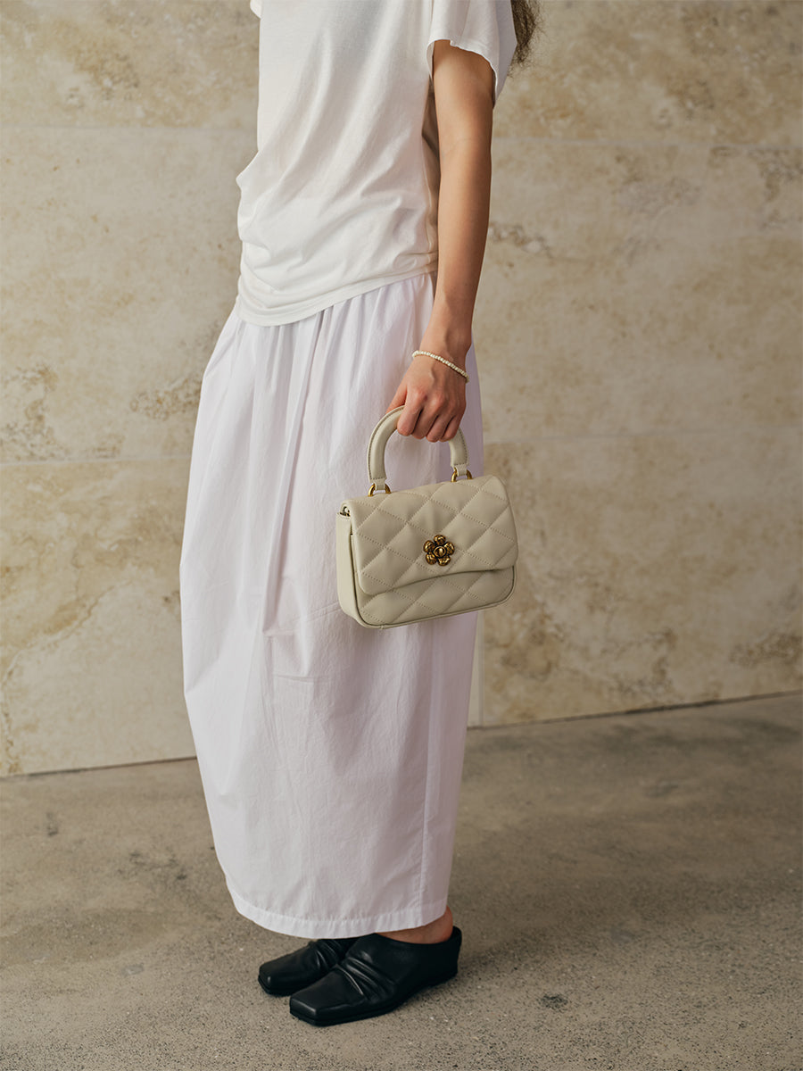 Exquisite and Light Luxury Hand bag