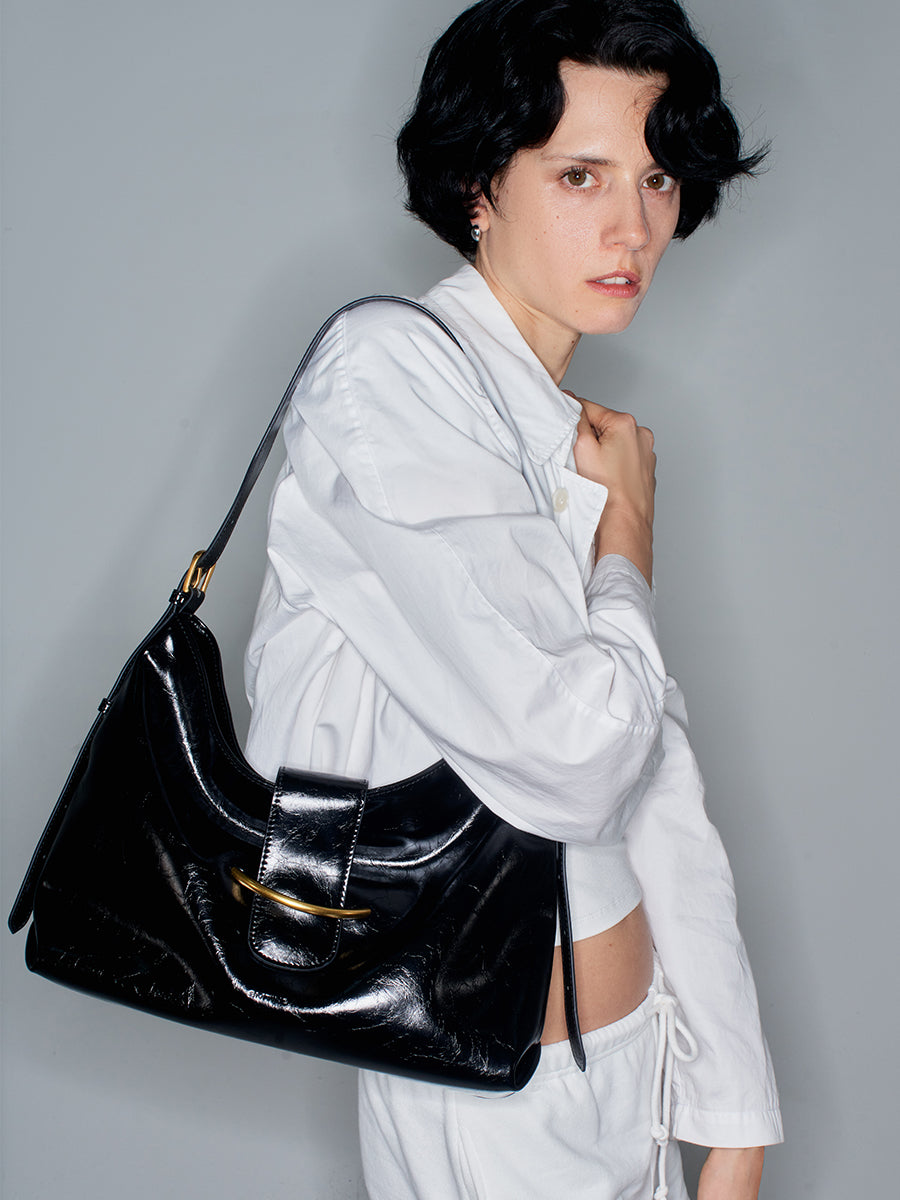 Cracked large capacity shoulder bag