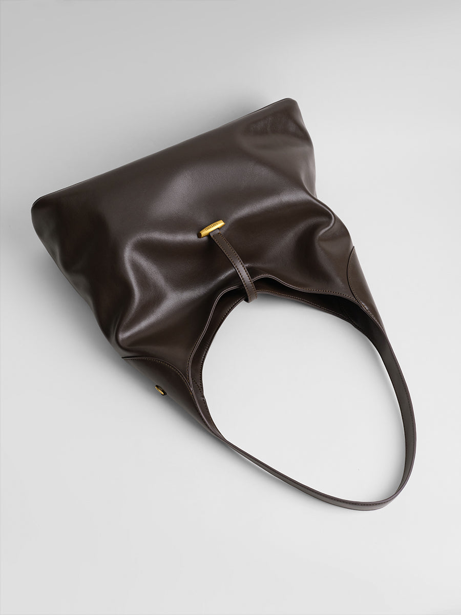 Large-capacity tote bag