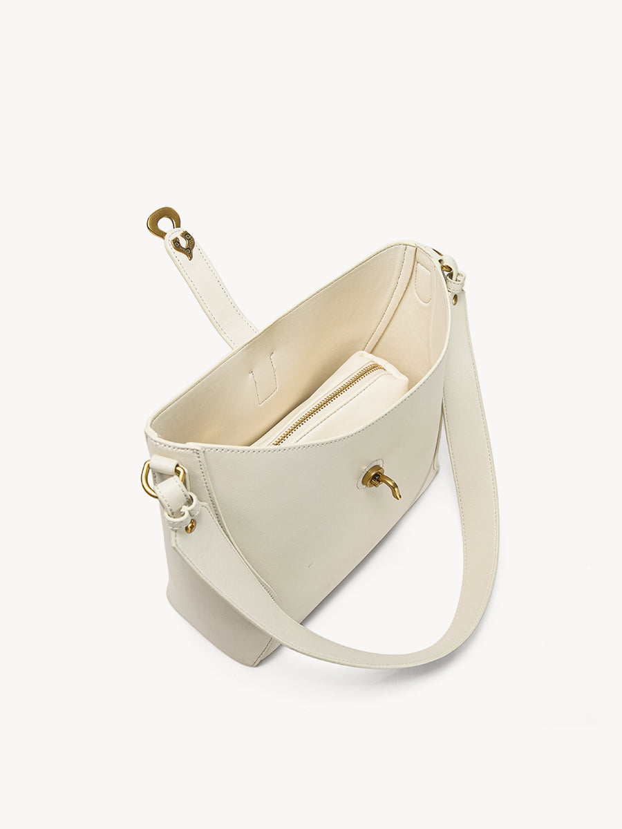 Large-capacity bucket bag for daily commuting