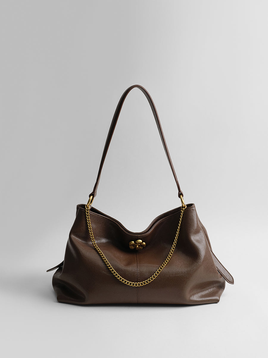 Large-capacity commuter tote bag