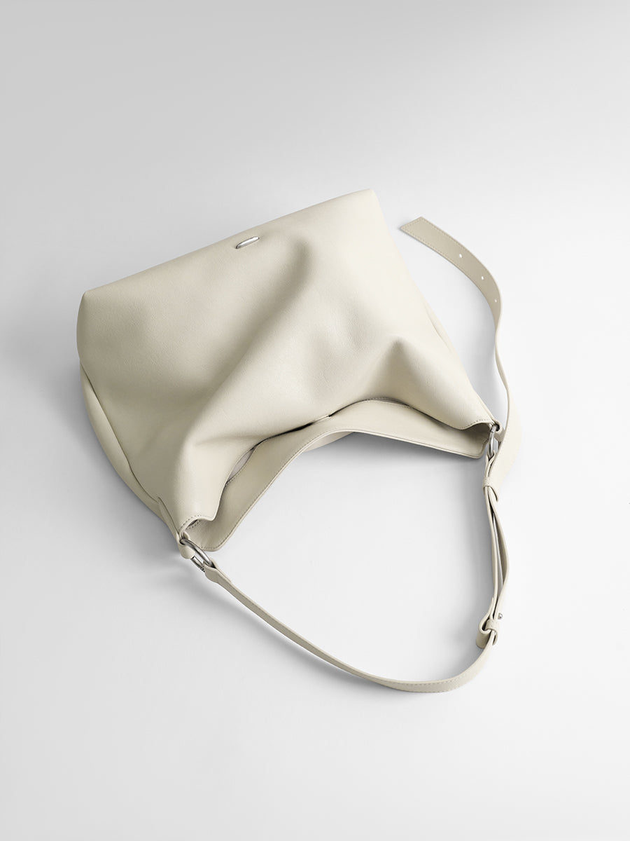 Large-capacity tote bag