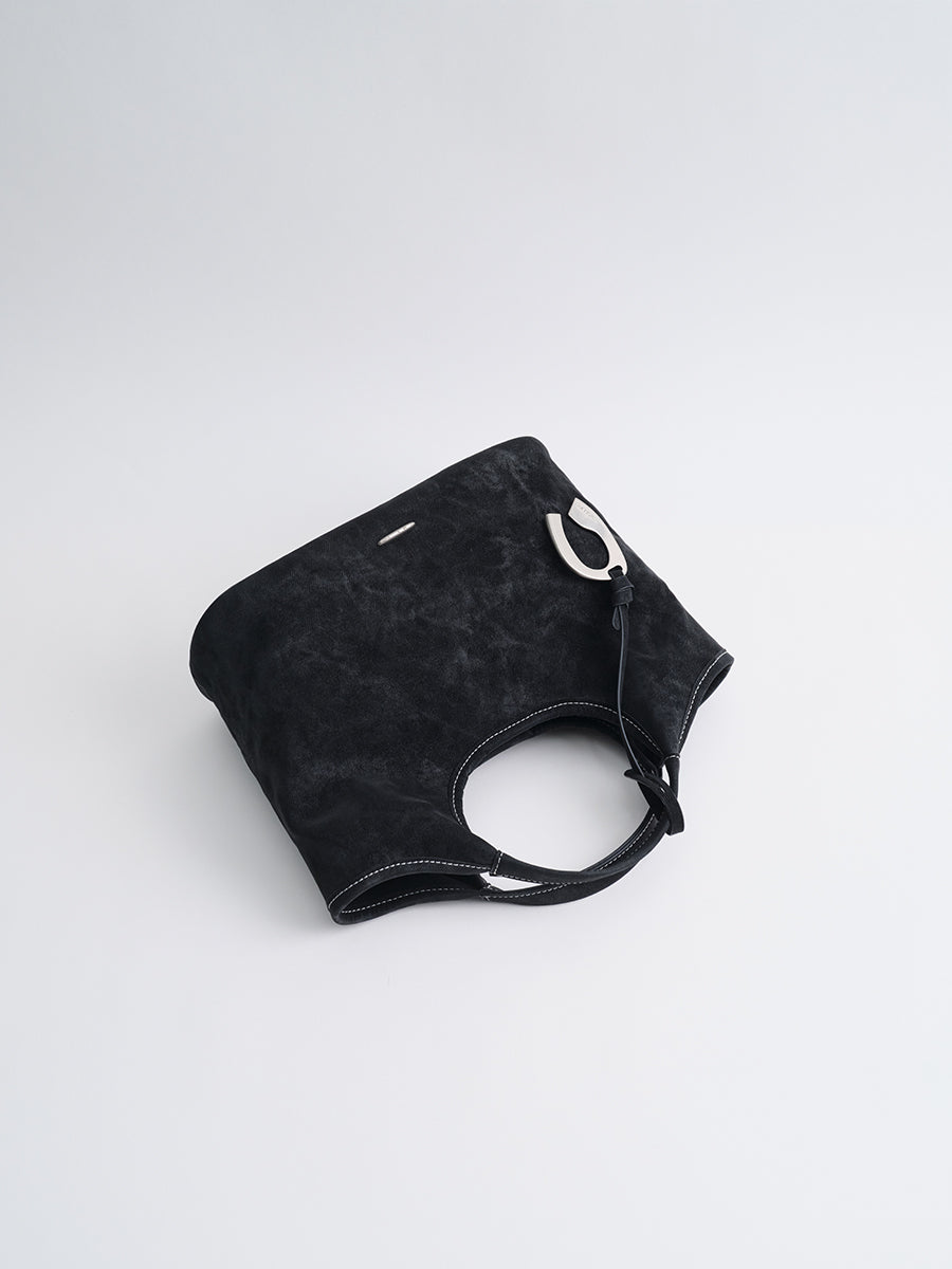 New lightweight luxury bucket bag