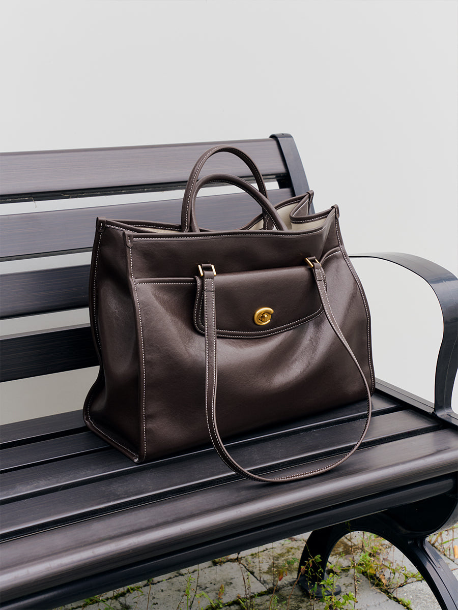 Large-capacity commuting handbag