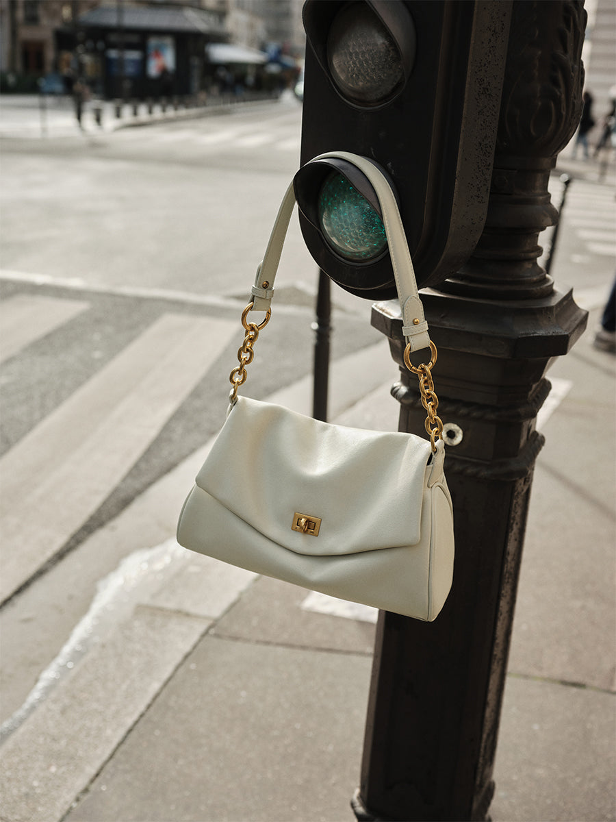 Classic flap messenger bag