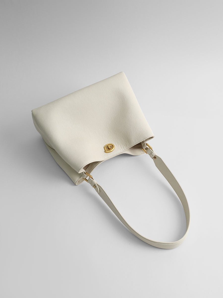 Minimalist, versatile bucket bag