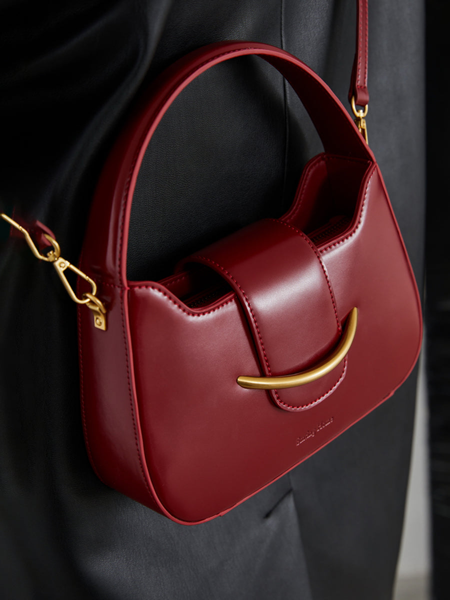 Elegant and fashionable mini handbag