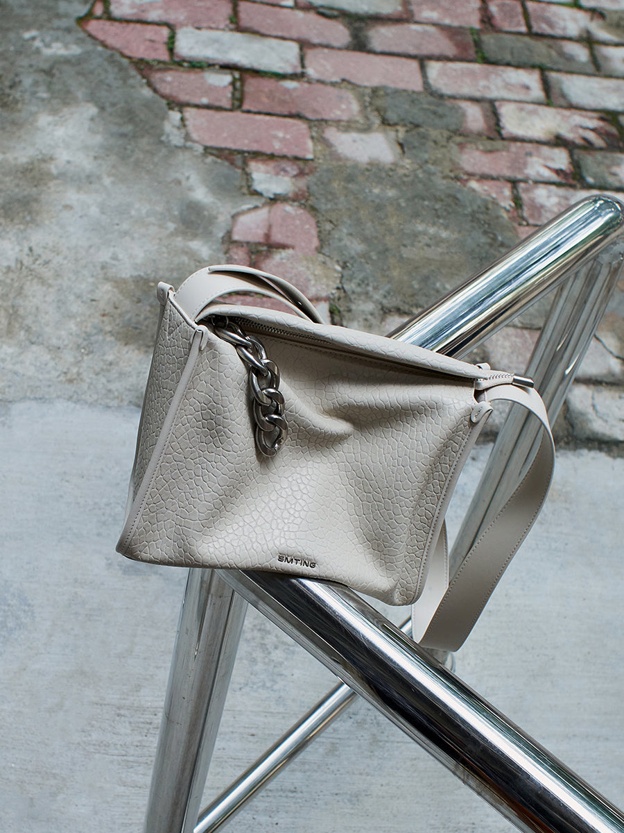 Generous and casual chic boston bag